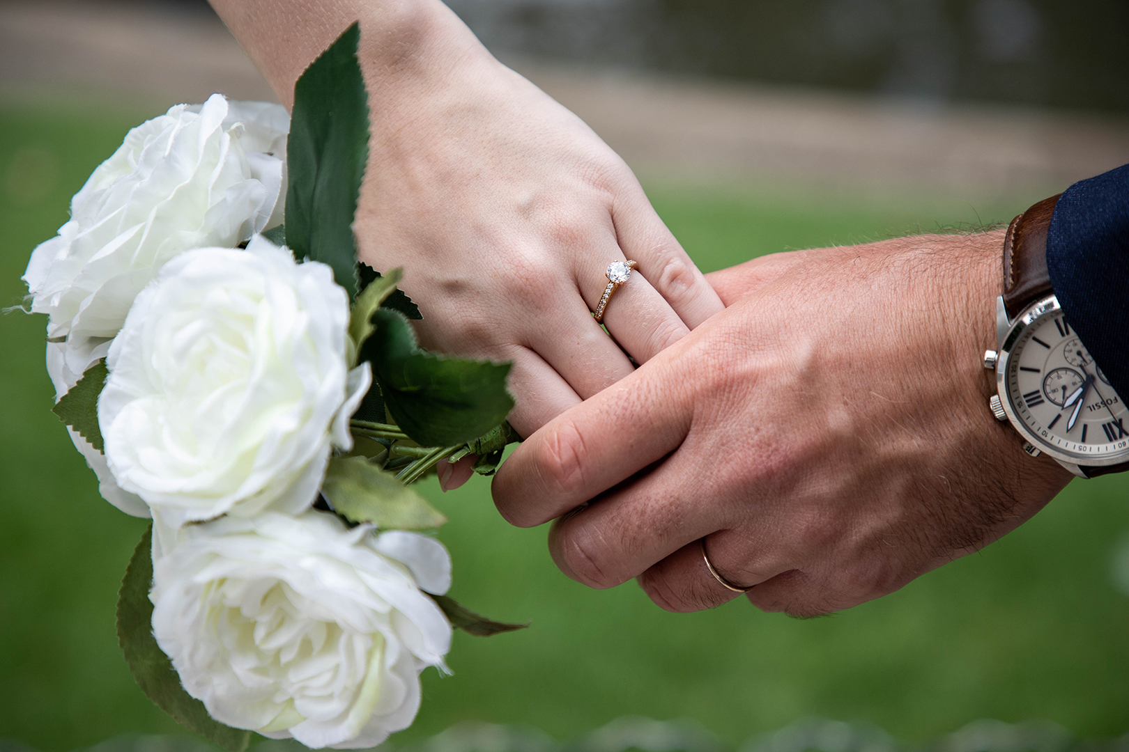 photogaphie de mariage:  Main dans la main
